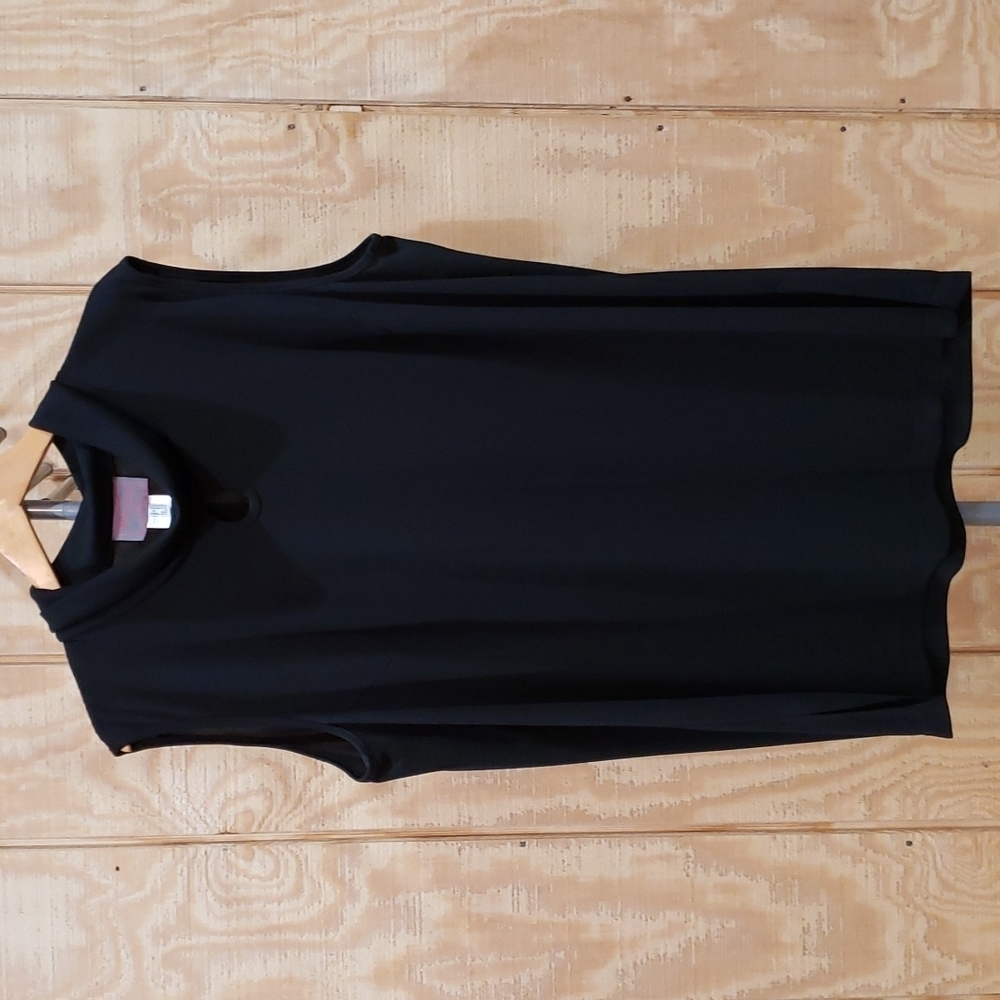 Sempre Piu Black Sleeveless Turtleneck Keyhole Top Size 20